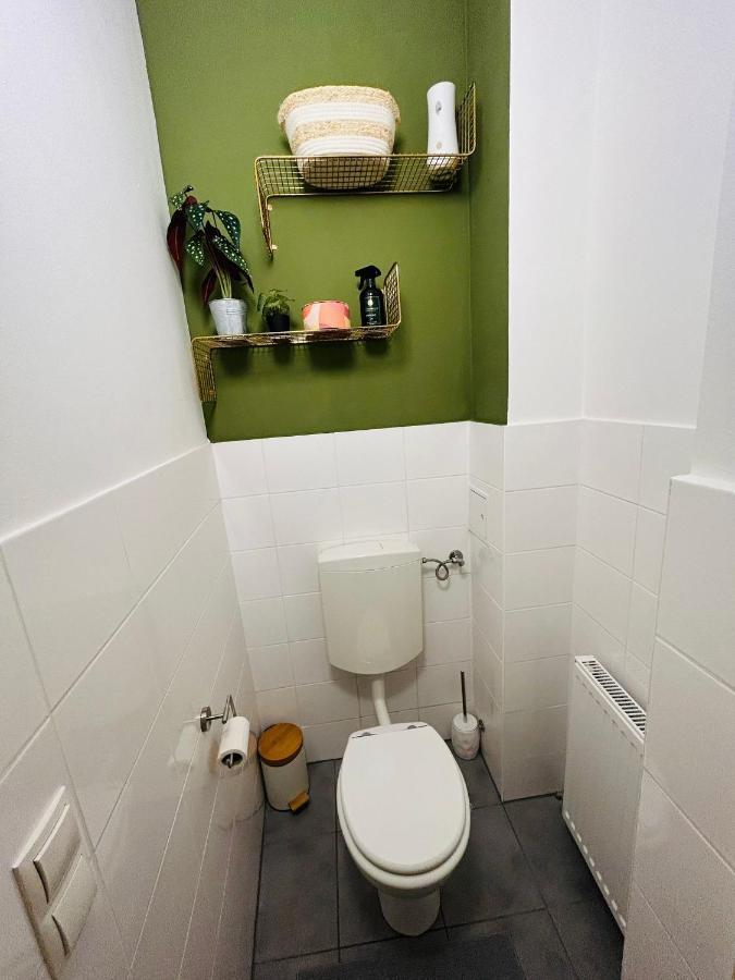 5 Min Schoenbrunn Gloriette, Direct To Center, Free Parking Appartement *