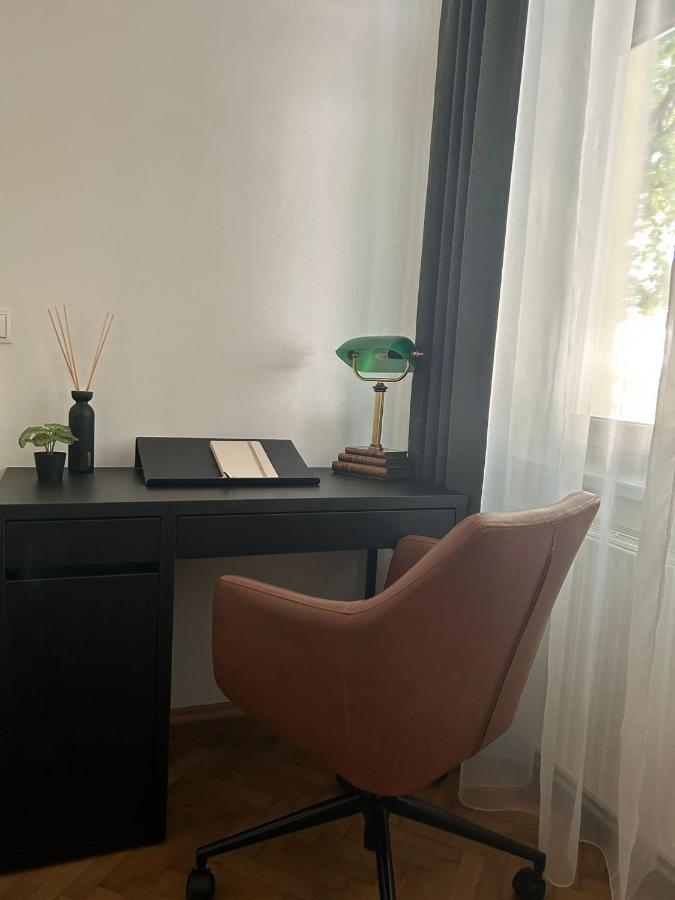 Appartement 5 Min Schoenbrunn Gloriette, Direct To Center, Free Parking Wenen