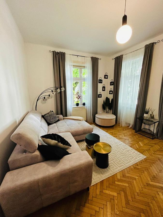 Appartement 5 Min Schoenbrunn Gloriette, Direct To Center, Free Parking *